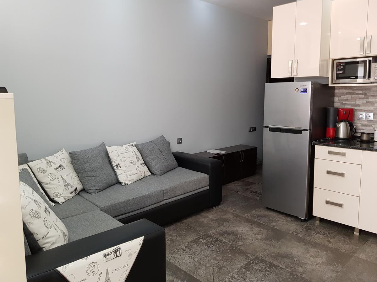 Apartament Gia Batumi Bagian luar foto