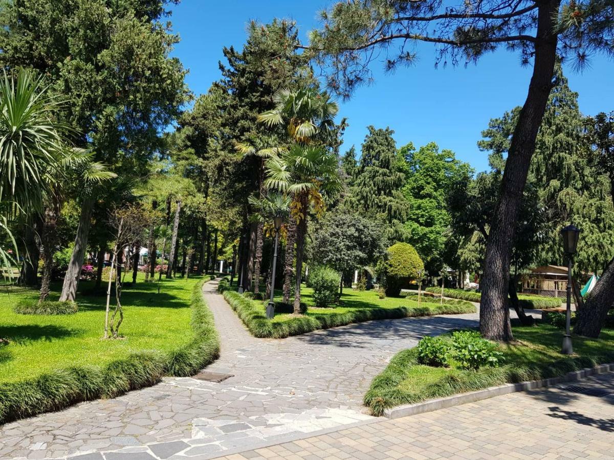 Apartament Gia Batumi Bagian luar foto